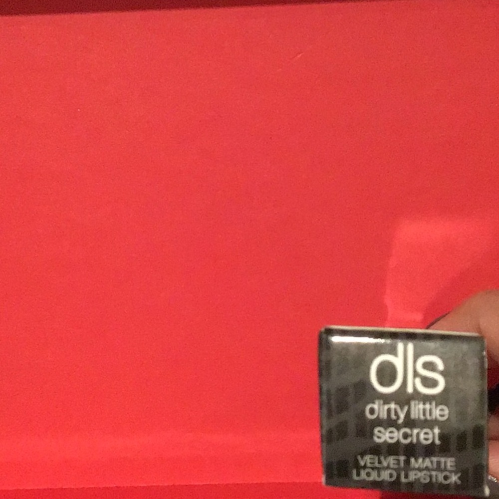 Dls- Matte Lipstick-RED - Picture 2 of 2